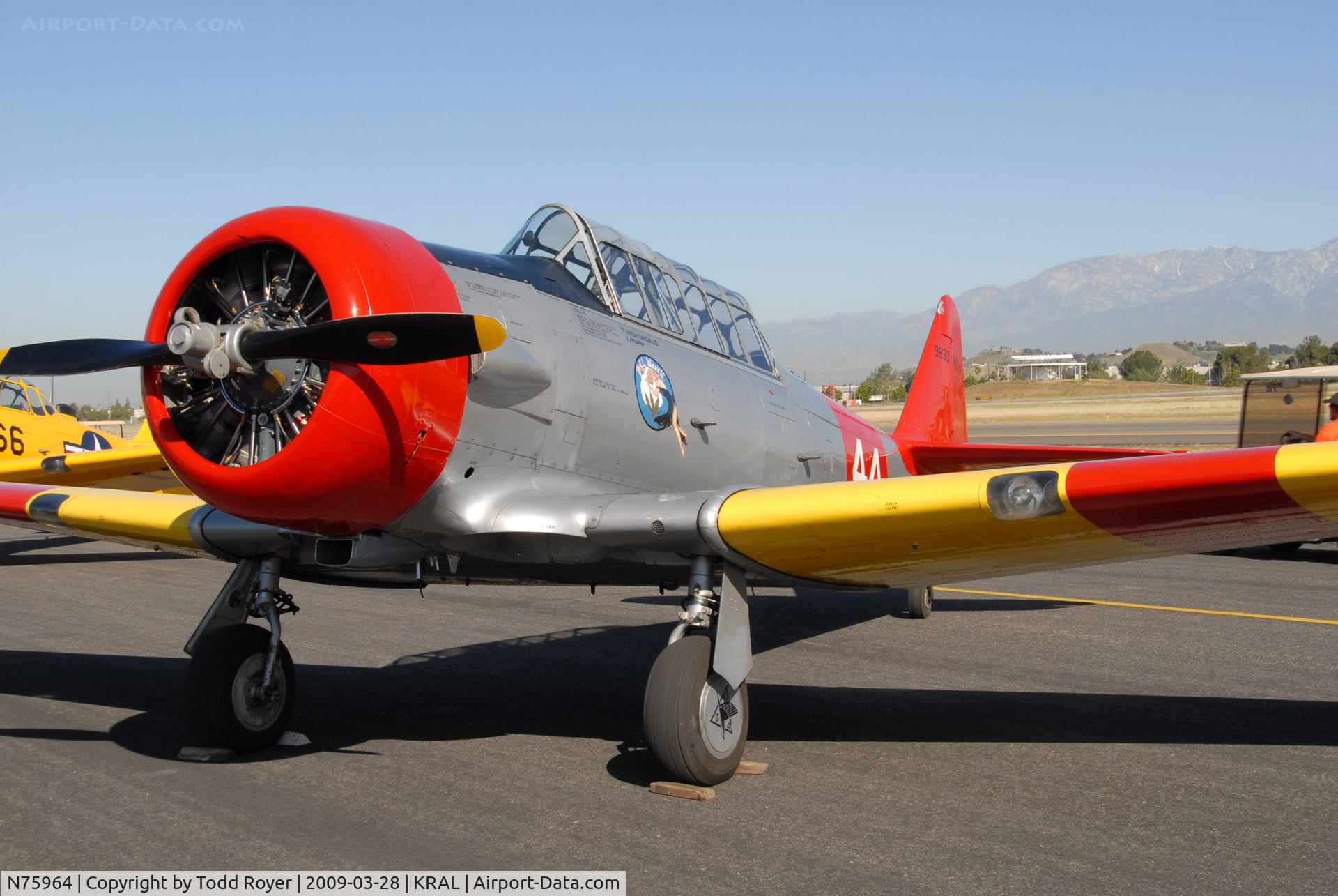 N75964, 1943 North American SNJ-4 Texan C/N 88-9830, Riverside Airshow 2009