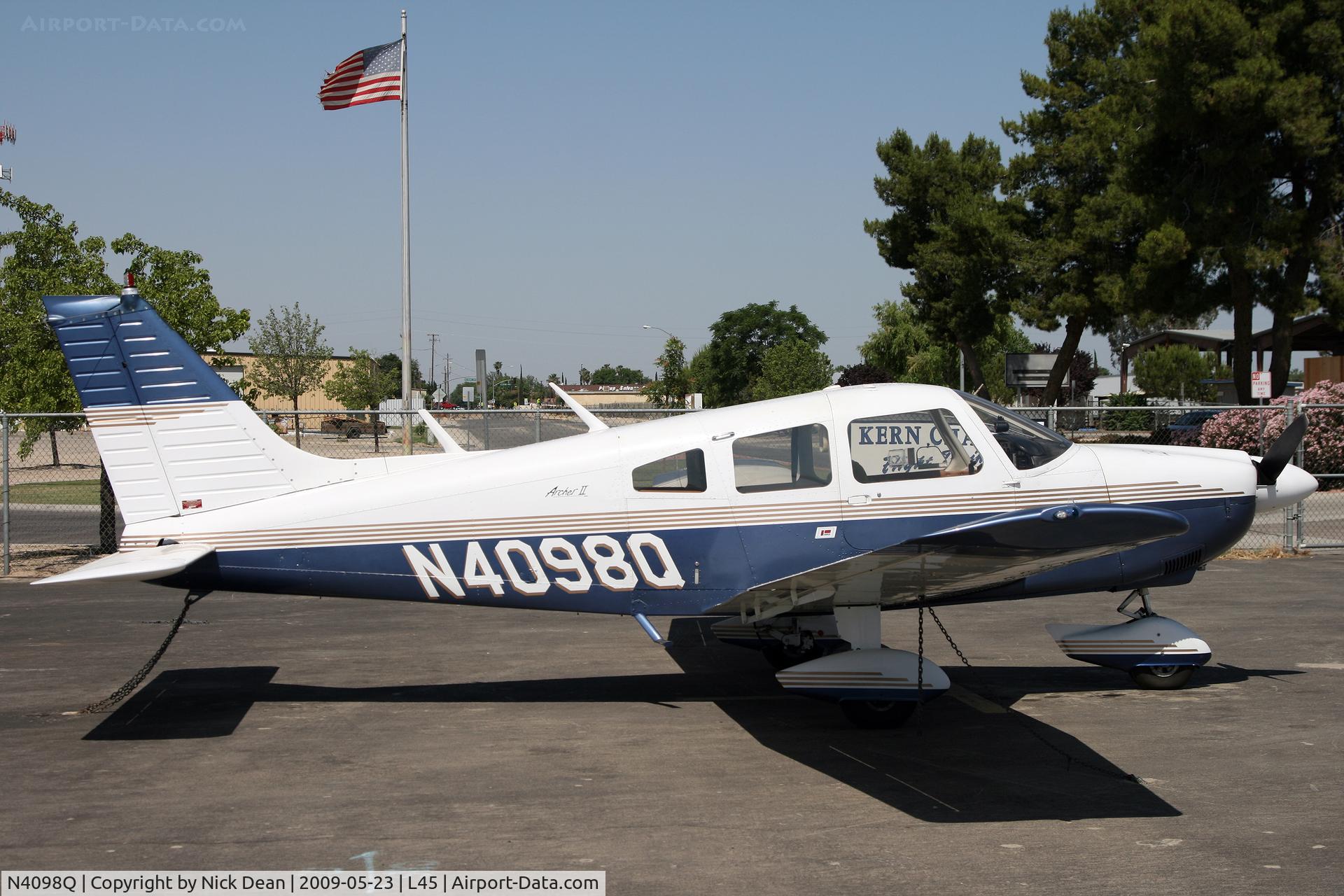 N4098Q, Piper PA-28-181 C/N 28-7790471, L45