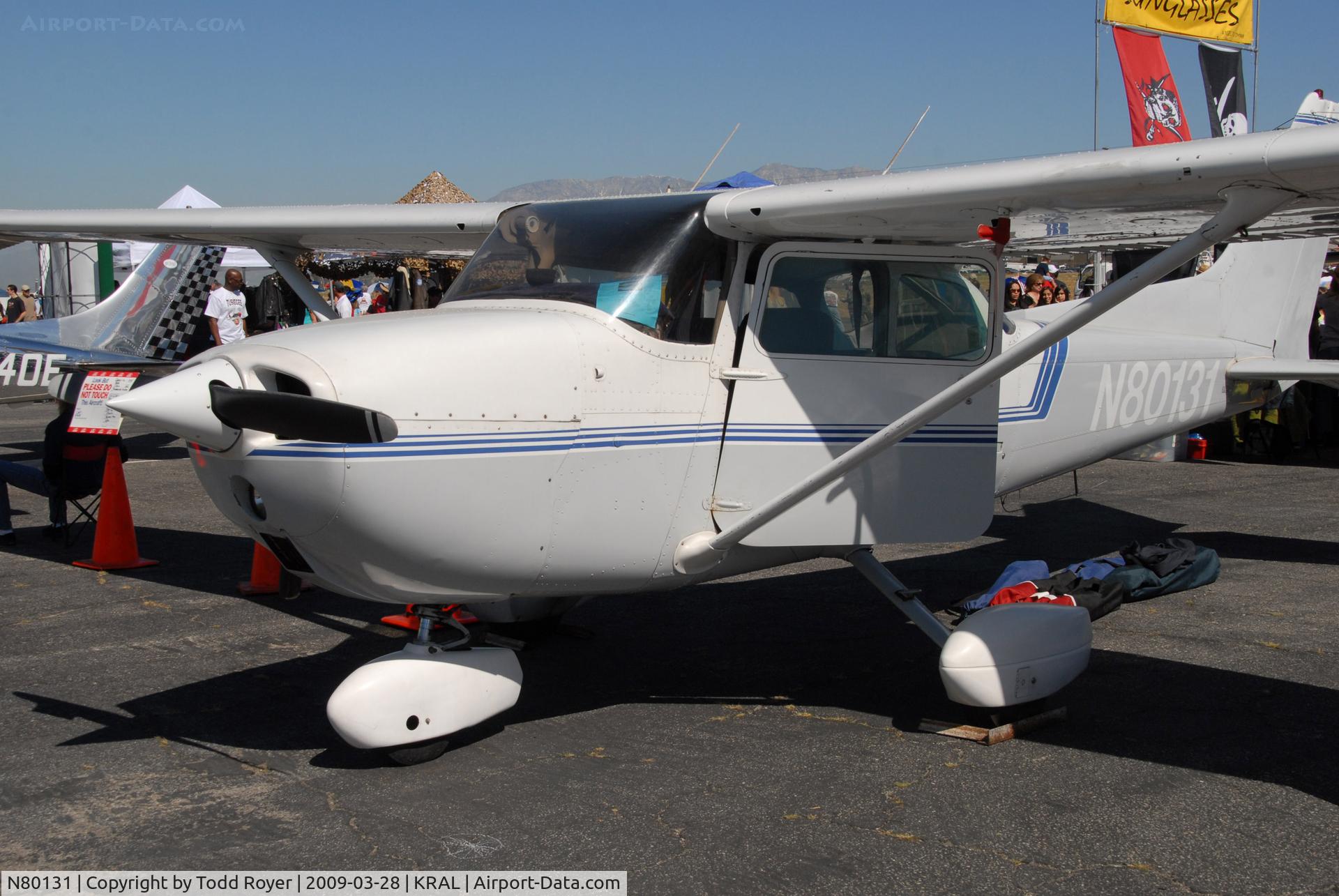 N80131, 1975 Cessna 172M C/N 17266392, Riverside Airshow 2009
