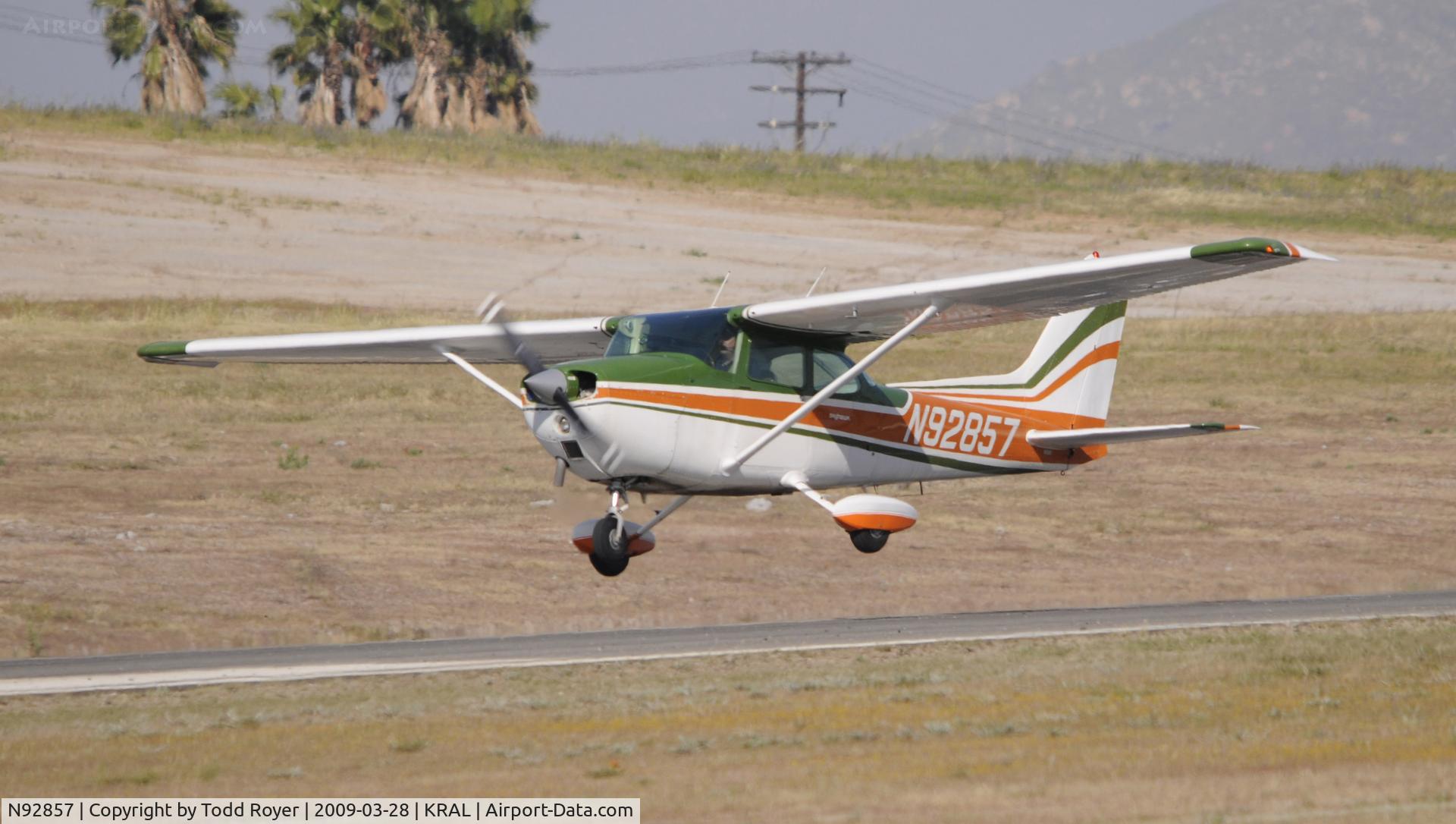 N92857, 1973 Cessna 172M C/N 17261635, Departing RAL on 27