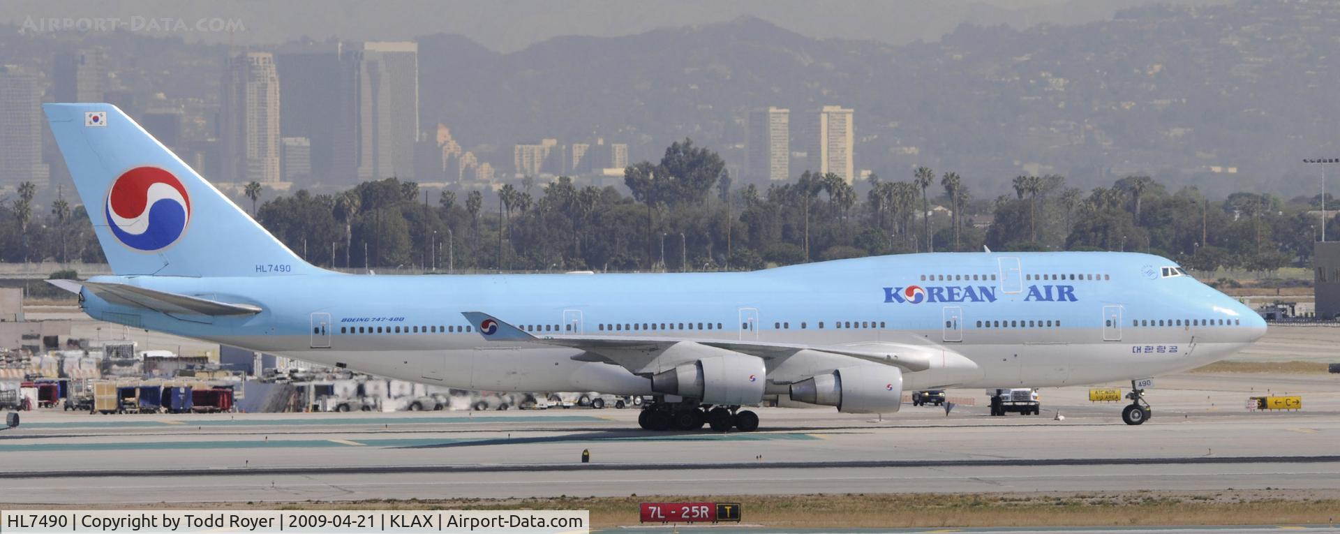 HL7490, 1994 Boeing 747-4B5 C/N 27177, Taxi to gate