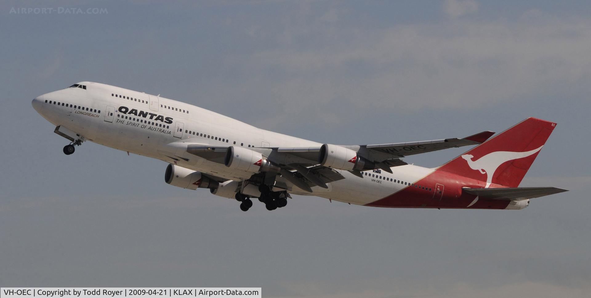 VH-OEC, 1990 Boeing 747-4H6 C/N 24836, Departing LAX on 25R