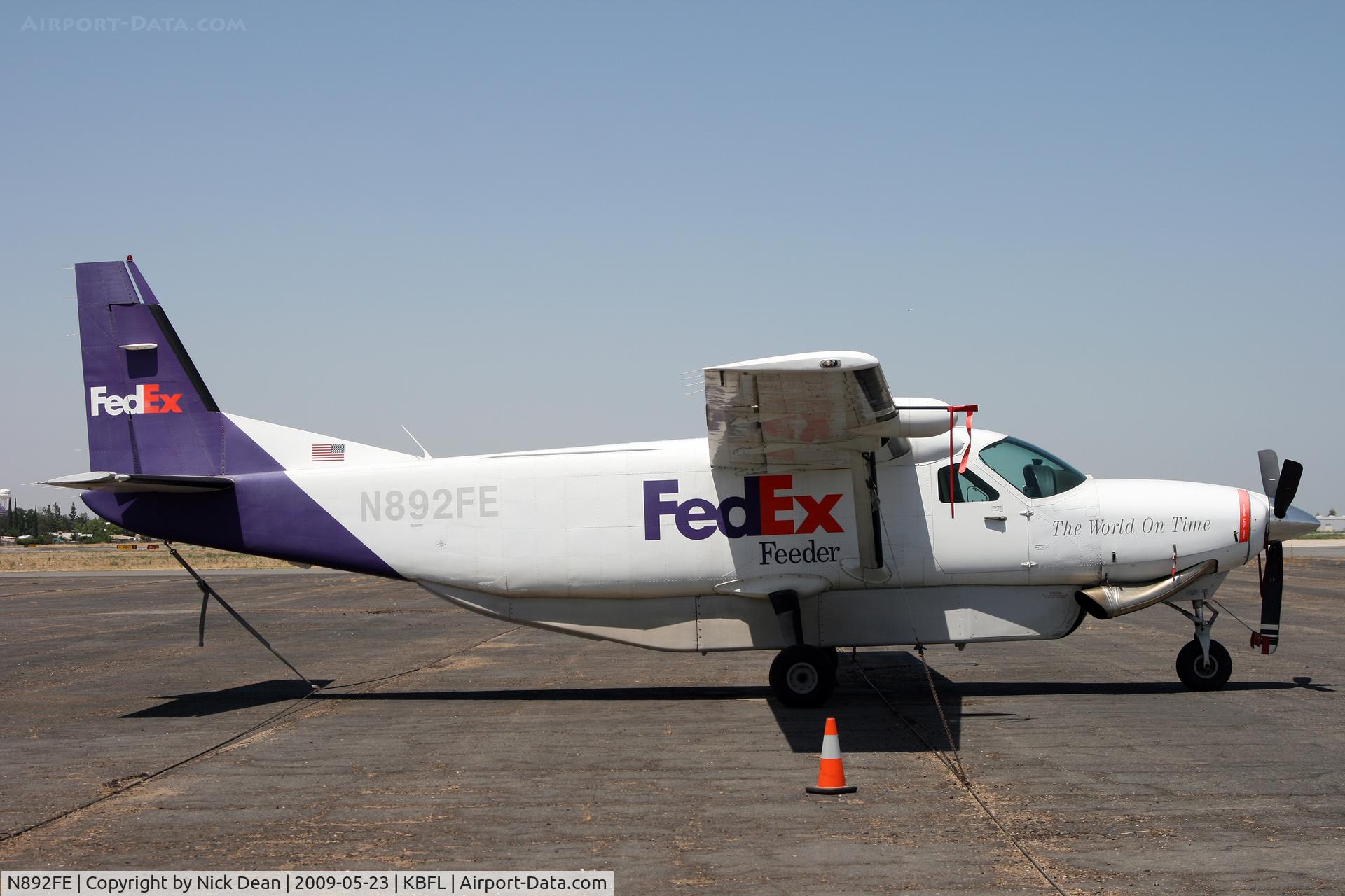 N892FE, 1990 Cessna 208B Super Cargomaster C/N 208B0222, KBFL