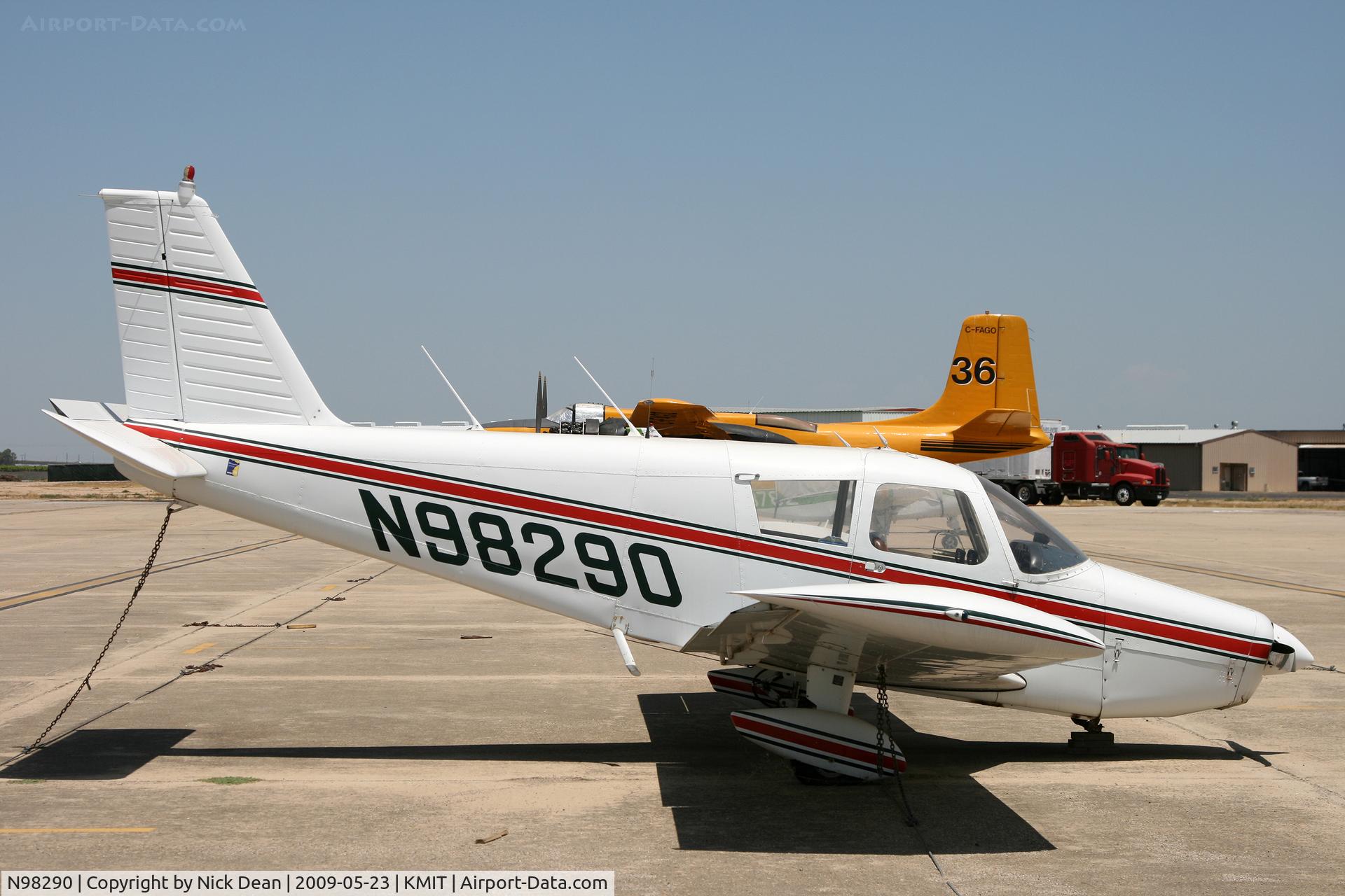 N98290, 1969 Piper PA-28-140 C/N 28-26149, KMIT