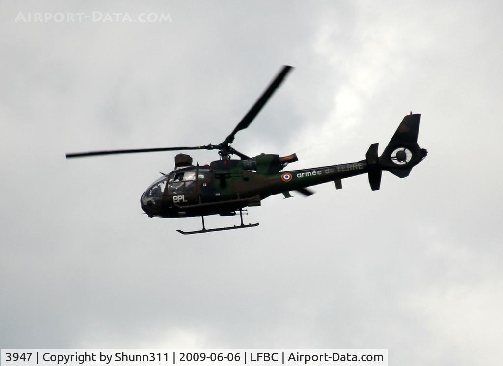 3947, Aérospatiale SA-342M Gazelle C/N 1947, On departing during LFBC Airshow 2009