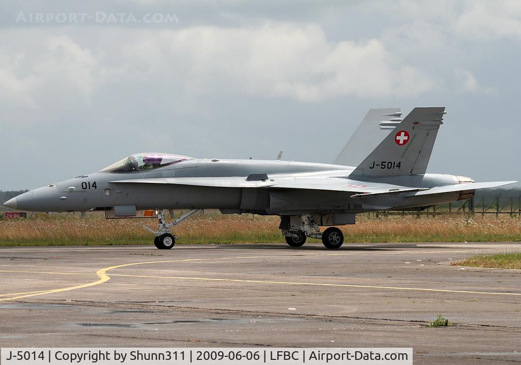 J-5014, McDonnell Douglas F/A-18C Hornet C/N 1359, Used as a demo during LFBC Airshow 2009