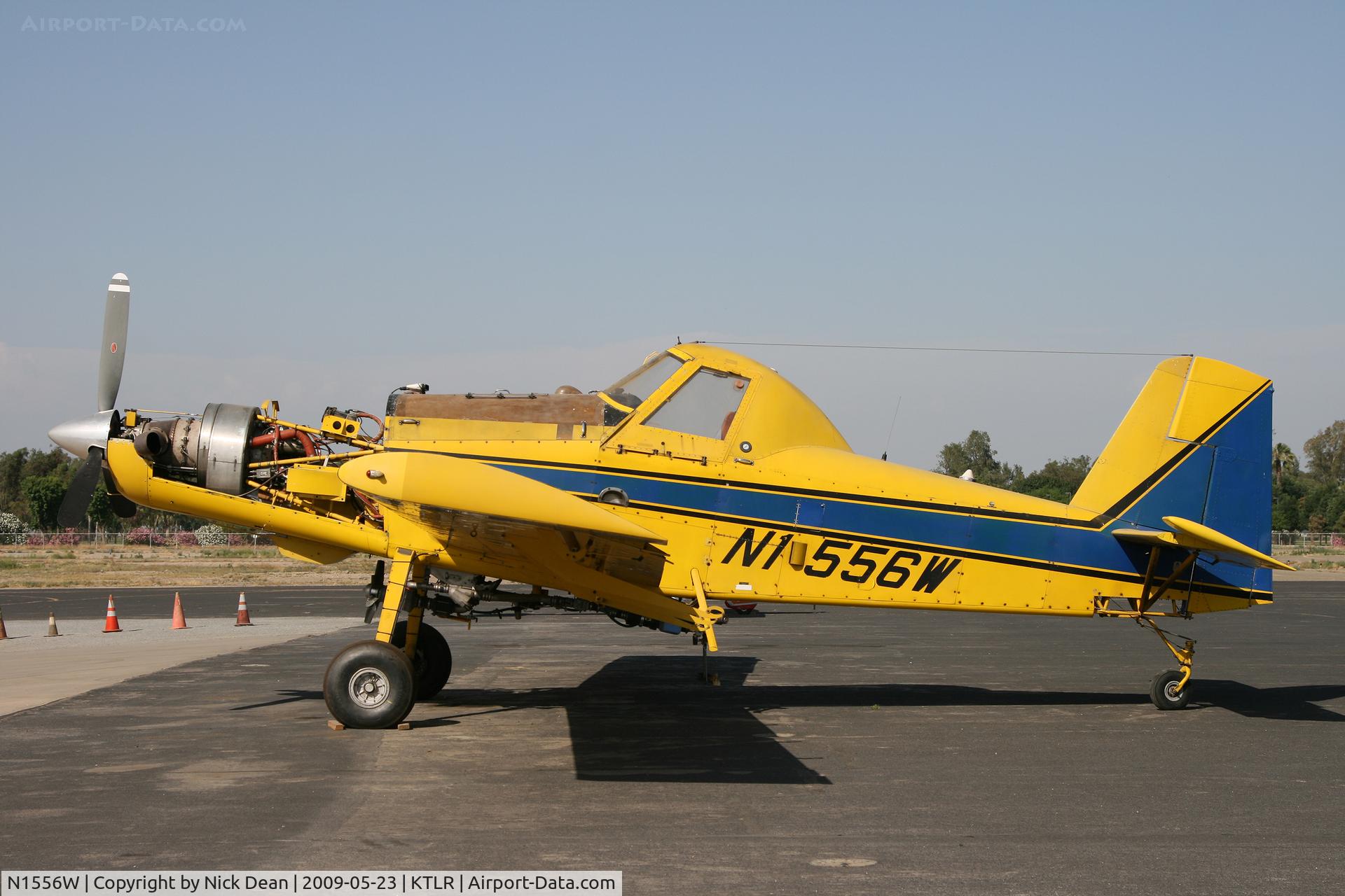 N1556W, 1992 Air Tractor Inc AT-502 C/N 502-0185, KTLR