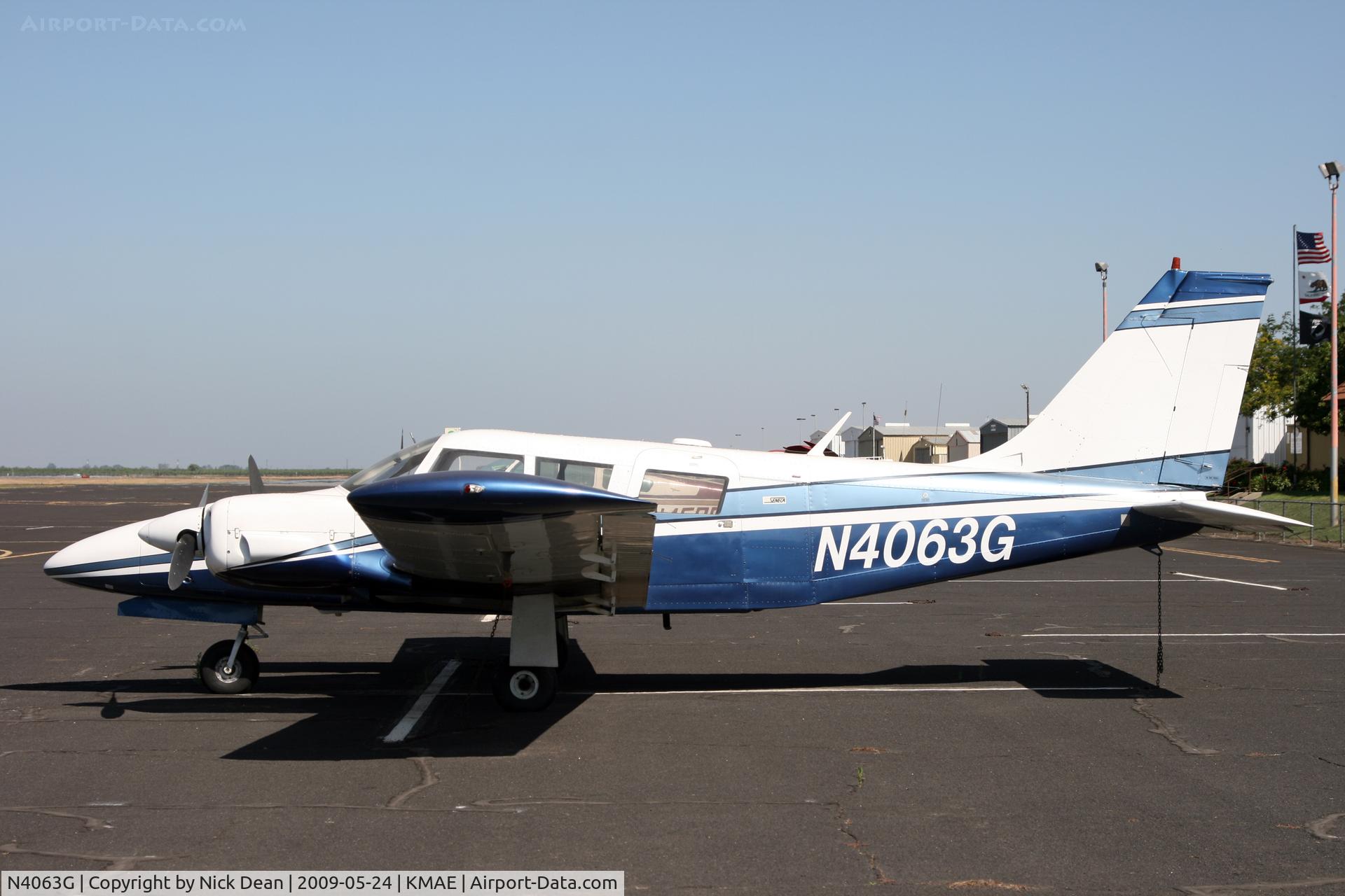 N4063G, 1972 Piper PA-34-200 C/N 34-7250069, KMAE
