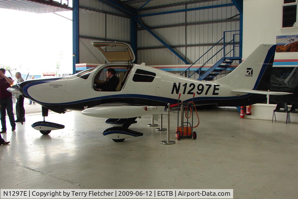 N1297E, 2008 Cessna LC41-550FG C/N 411097, Cessna 400 exhibited at 2009 AeroExpo at Wycombe Air Park