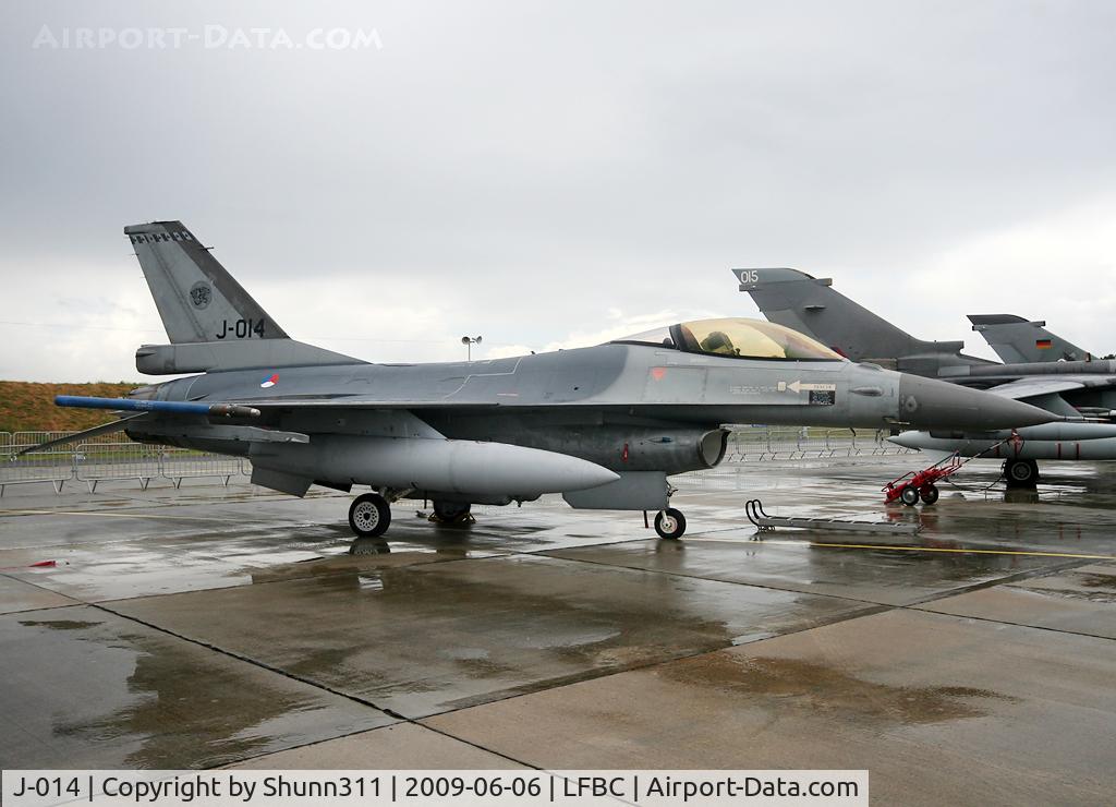 J-014, Fokker F-16AM Fighting Falcon C/N 6D-170, Displayed during LFBC Airshow 2009