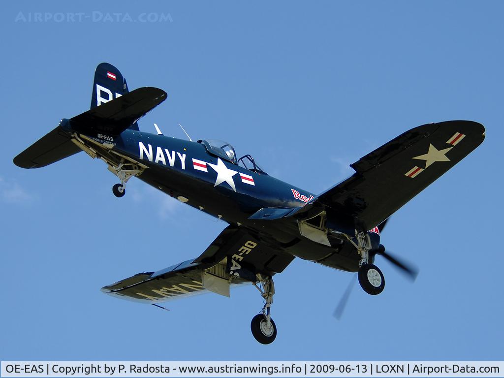 OE-EAS, 1945 Vought F4U-4 Corsair C/N 9149, Performing a flight display at 