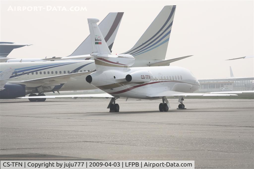 CS-TFN, 1990 Dassault Falcon 900 C/N 66, on transit at Le Bourget