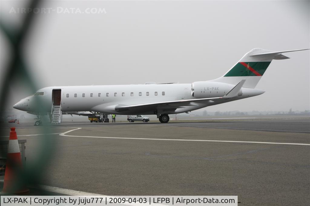 LX-PAK, 2006 Bombardier BD-700-1A10 Global Express C/N 9197, on transit at Le Bourget