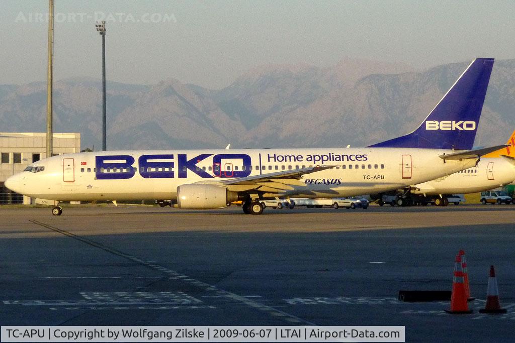 TC-APU, 2001 Boeing 737-82R C/N 29344, visitor