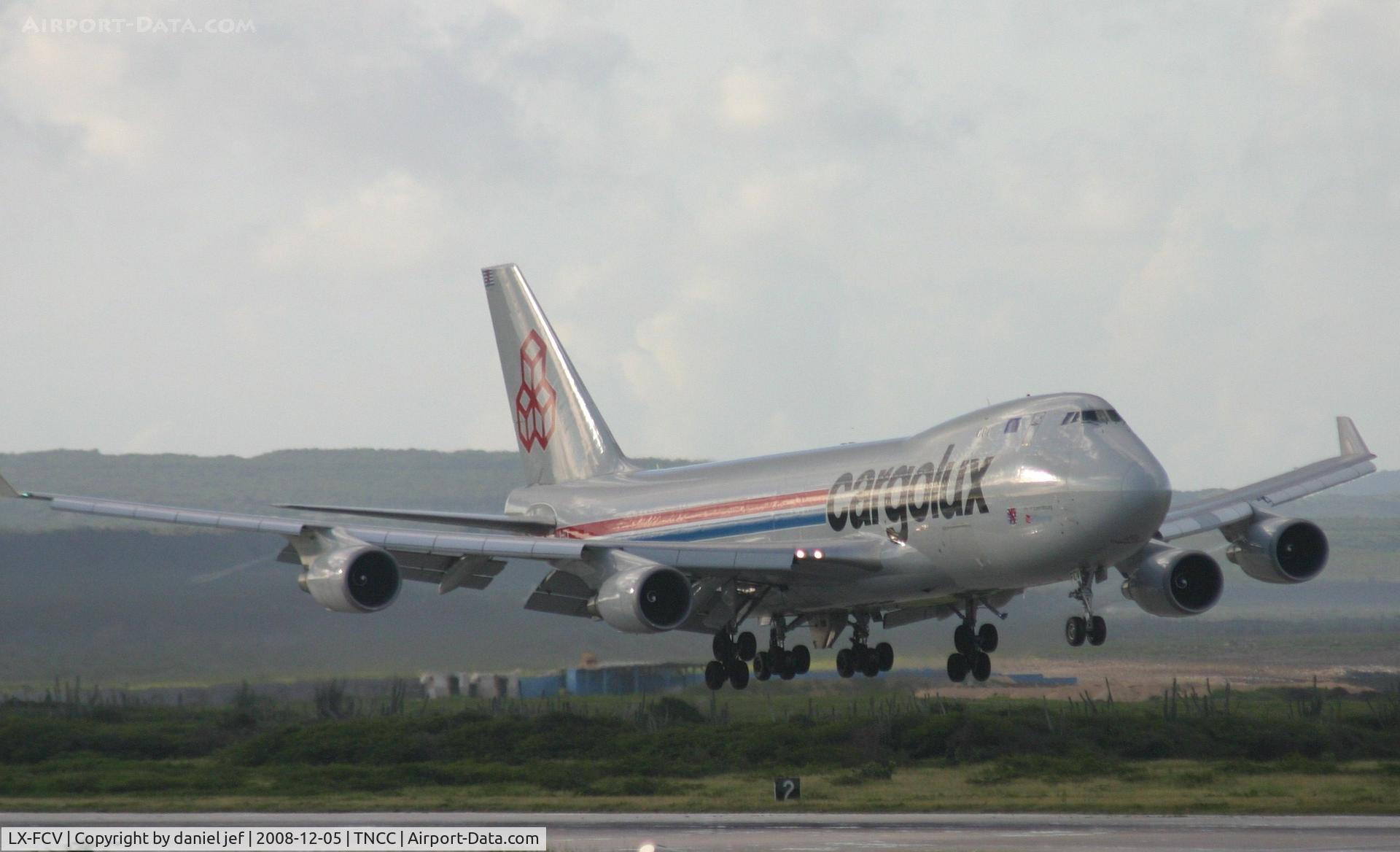 LX-FCV, 1993 Boeing 747-4R7F C/N 25866, Landing