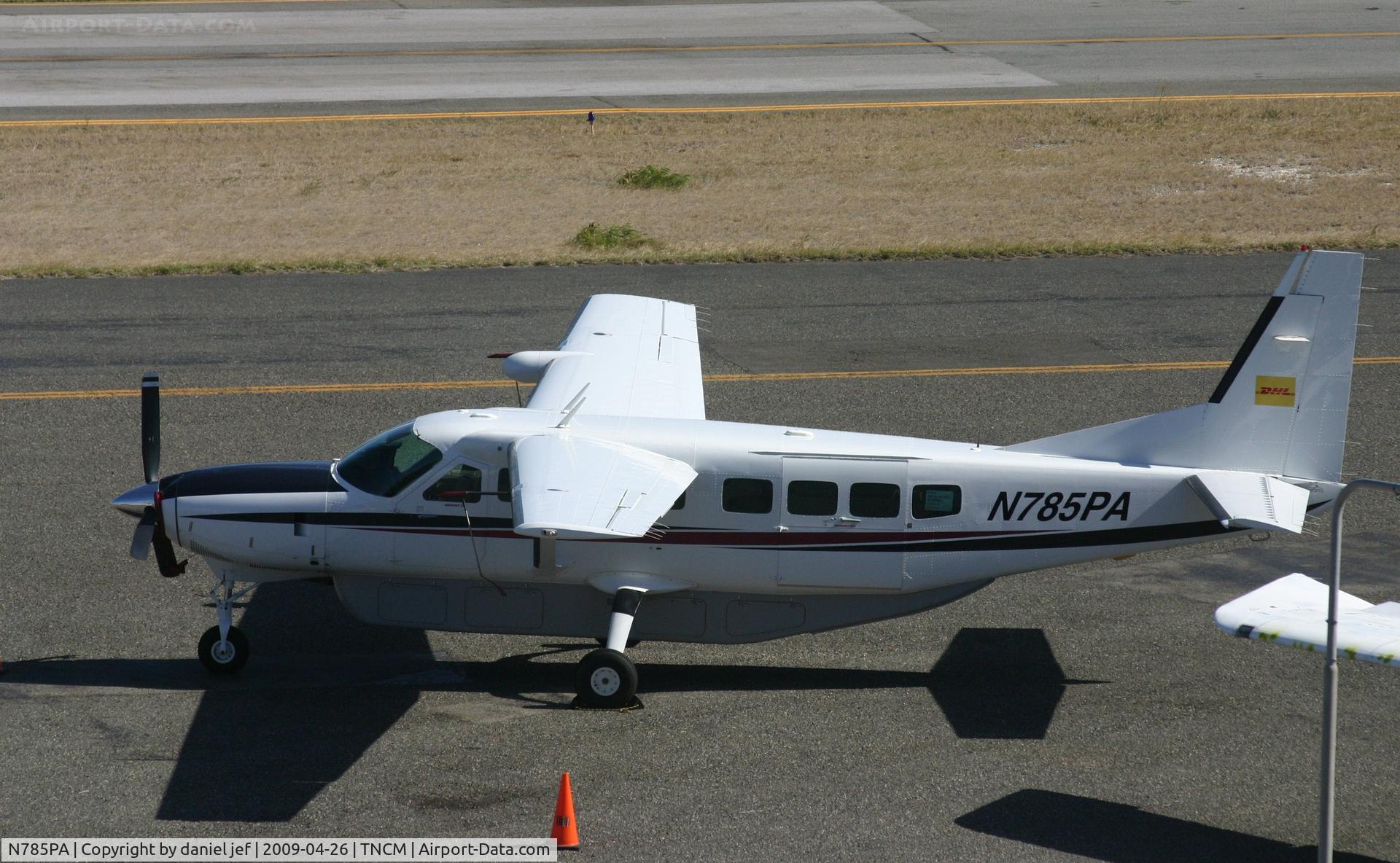 N785PA, 2002 Cessna 208B Grand Caravan C/N 208B-0994, park at the cargo ramp
