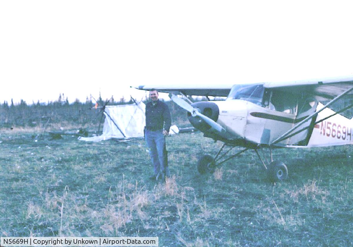 N5669H, 1949 Piper PA-16 Clipper C/N 16-280, PA-16 with owner, Jerry Ash, circa 1973, near Tanana River, Alaska