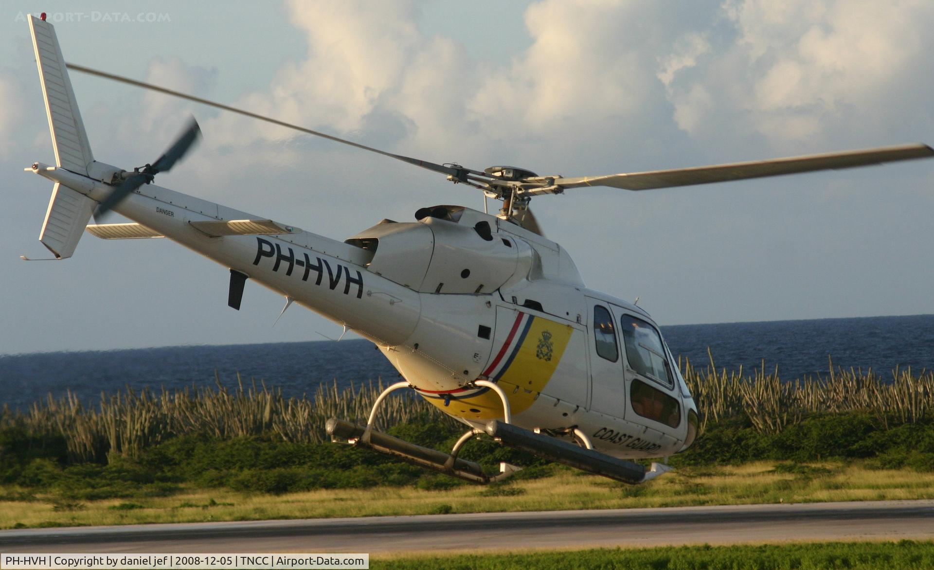 PH-HVH, Aerospatiale AS-355F-1 Ecureuil 2 C/N 5215, lift off