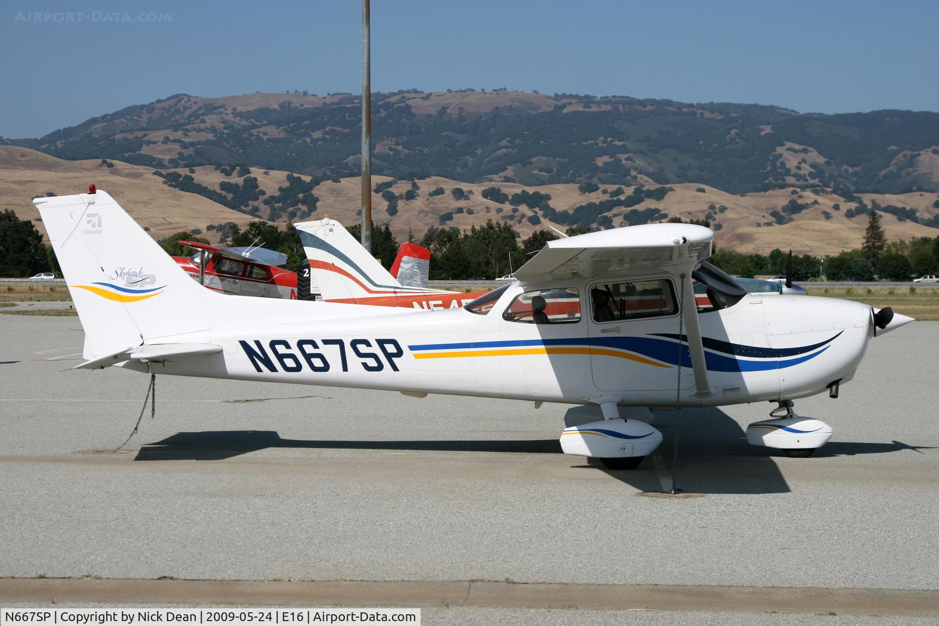 N667SP, 1998 Cessna 172S C/N 172S8070, E16