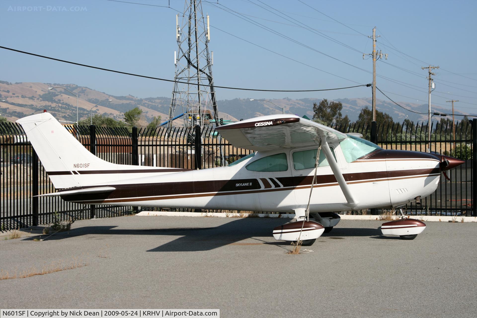 N601SF, 1978 Cessna 182Q Skylane C/N 18266759, KRHV