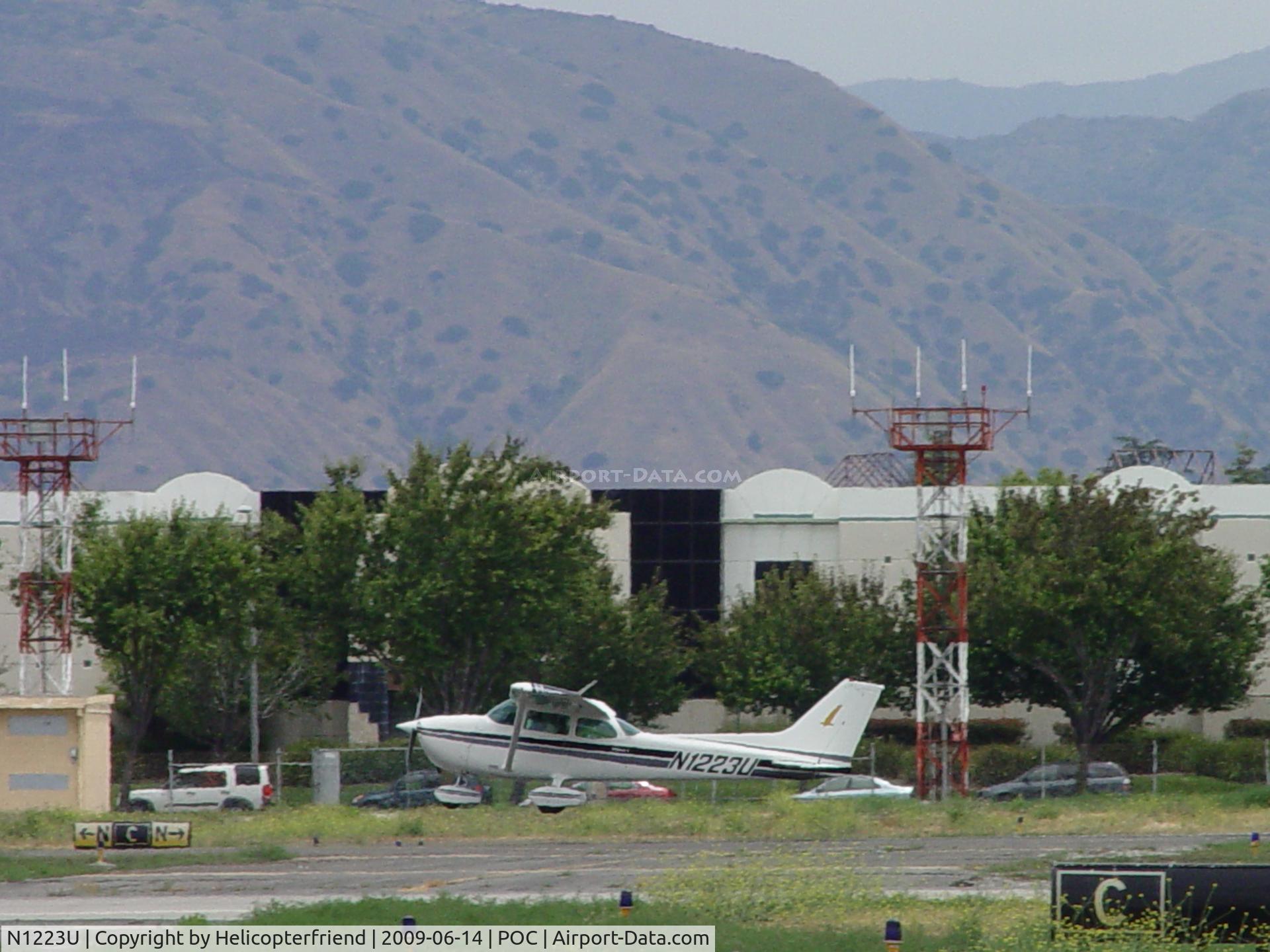 N1223U, 1976 Cessna 172M C/N 17266919, Airbourne from 26R and headed out westbound