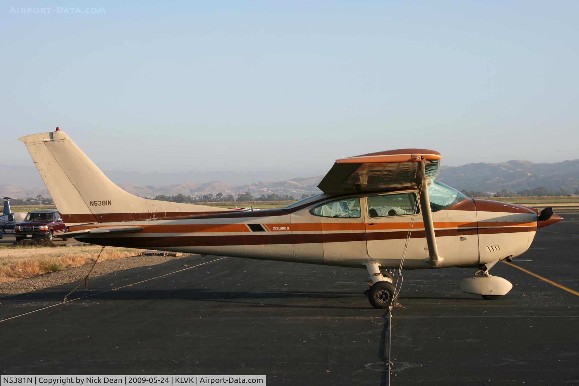 N5381N, 1980 Cessna 182Q Skylane C/N 18267676, KLVK