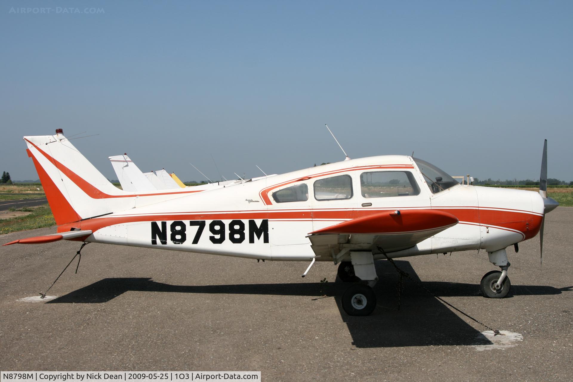 N8798M, 1964 Beech A23 C/N M-581, 1O3
