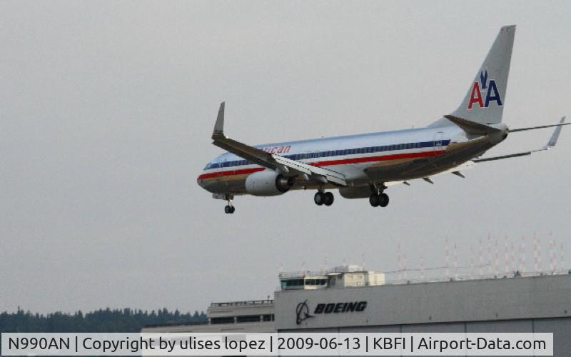 N990AN, 2009 Boeing 737-823 C/N 29563, landing after a flight test
