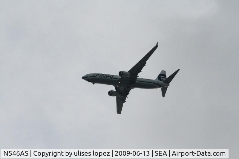 N546AS, 2005 Boeing 737-890 C/N 30022, on landing approach sea-tac