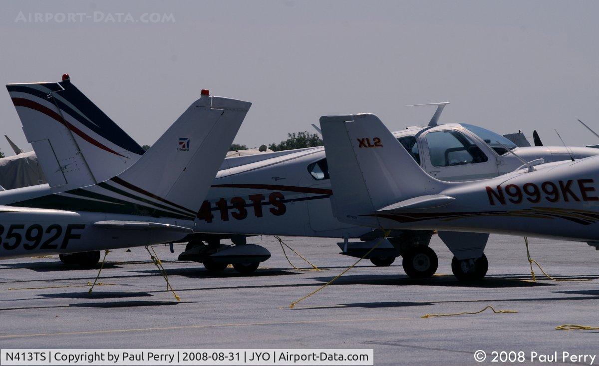 N413TS, 1968 Beech D55 Baron C/N TE-627, Picking through the parking lot to see her