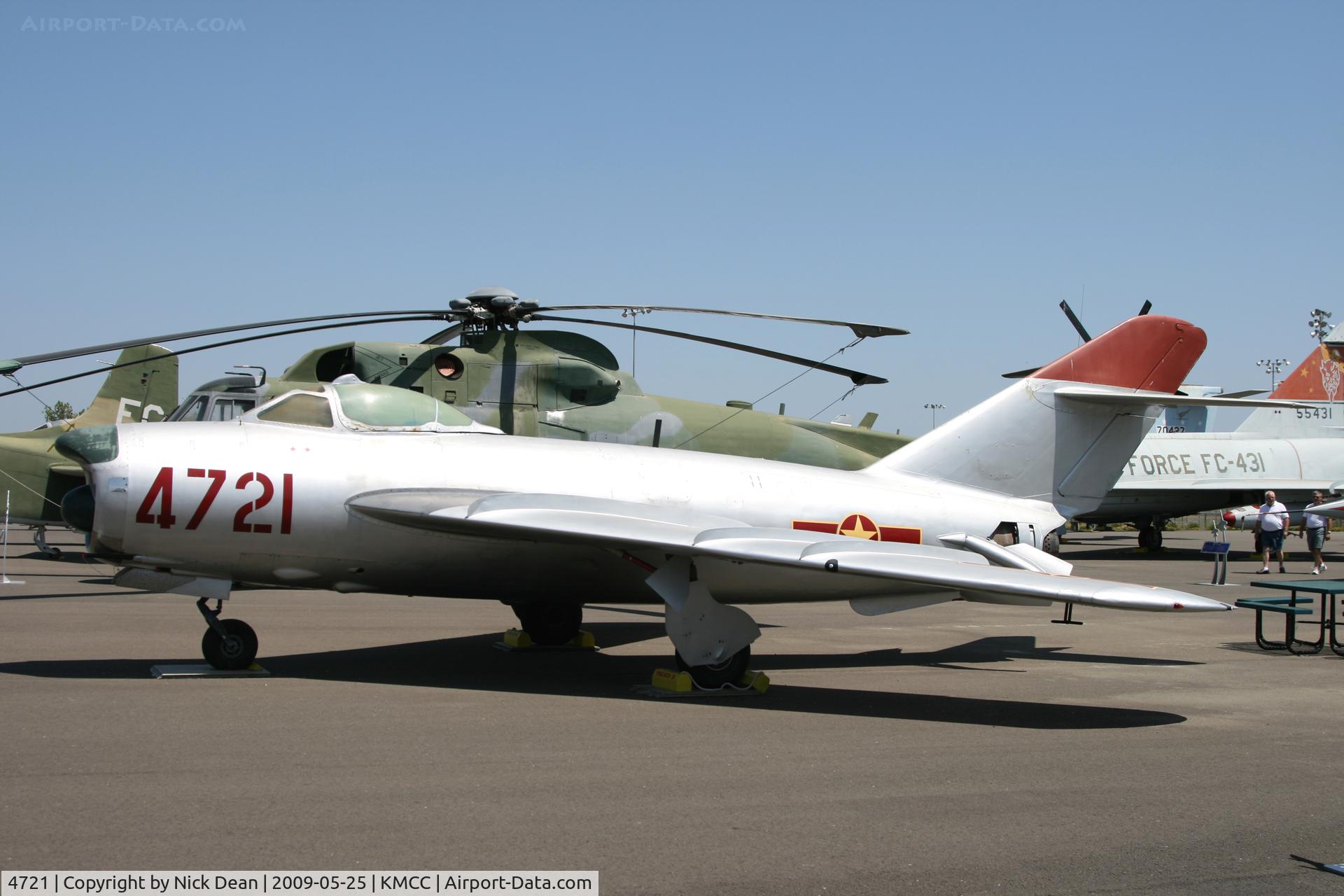 4721, Mikoyan-Gurevich MiG-17 (LIM-6MR) C/N 1D-06-37, KMCC