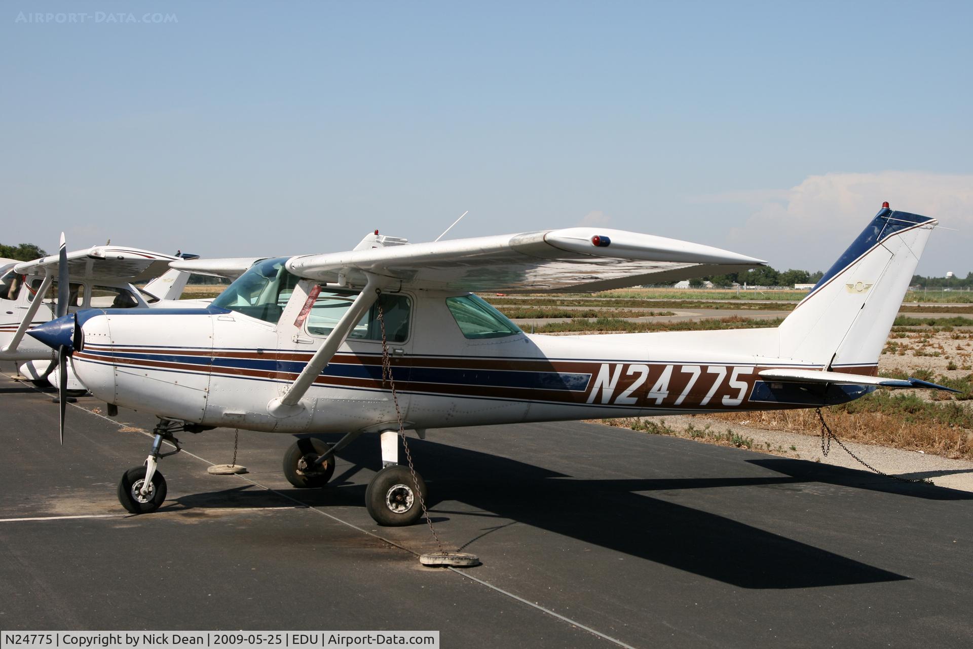 N24775, 1977 Cessna 152 C/N 15280371, KEDU