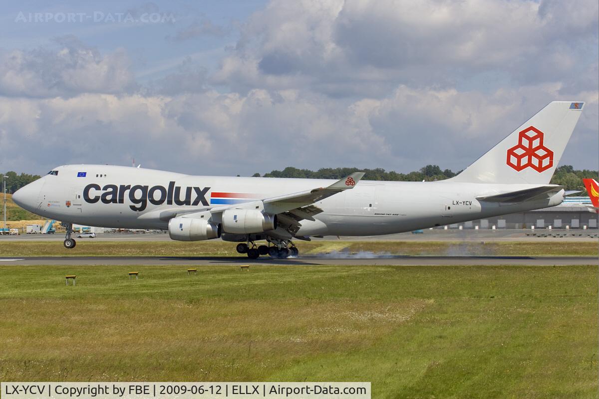 LX-YCV, 2008 Boeing 747-4R7F/SCD C/N 35805/1407, touchdown at ELLX