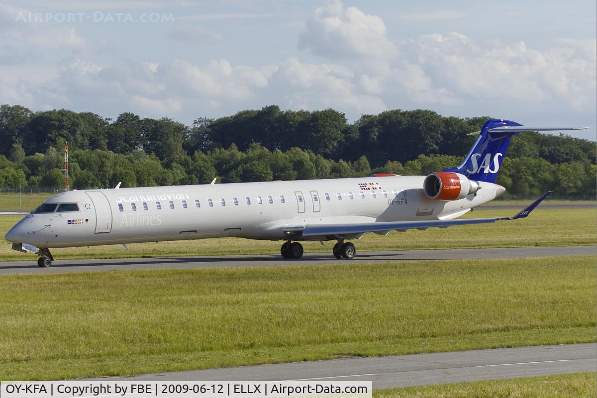 OY-KFA, 2008 Bombardier CRJ-900 (CL-600-2D24) C/N 15206, SAS CRJ-900 taxiing to the holding point RW24
