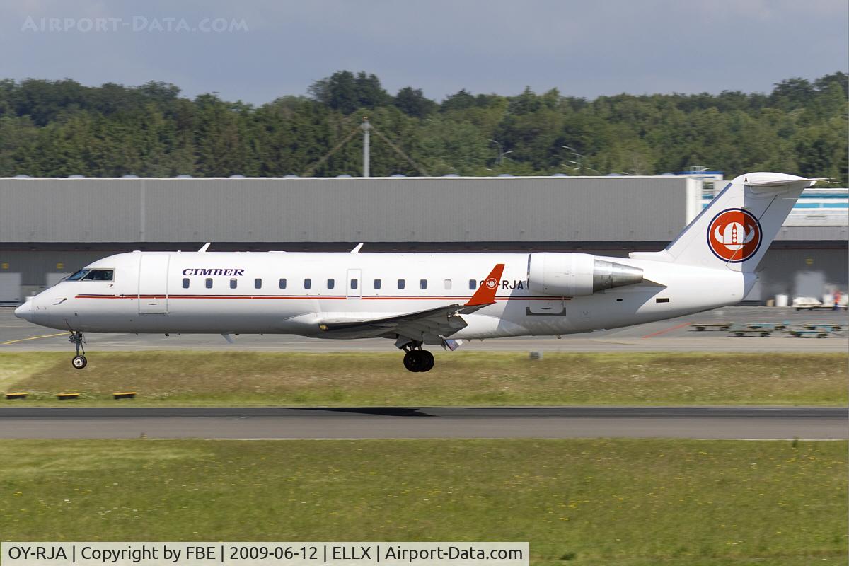 OY-RJA, 2000 Canadair CRJ-200LR (CL-600-2B19) C/N 7413, moments prior touchdown
