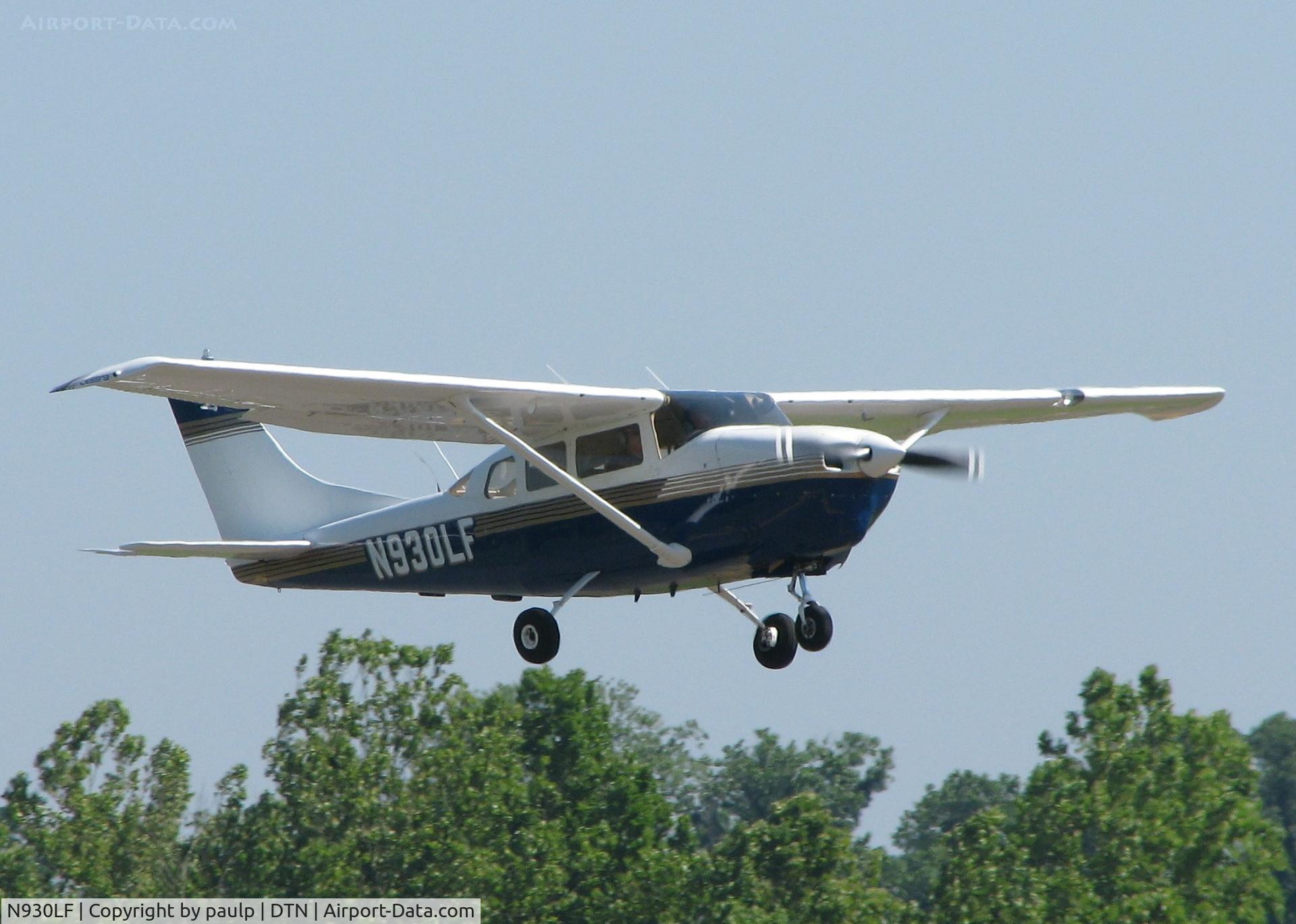 N930LF, 1966 Cessna 210F Centurion C/N 21058766, Landing on 14 at the Shreveport Downtown airport.