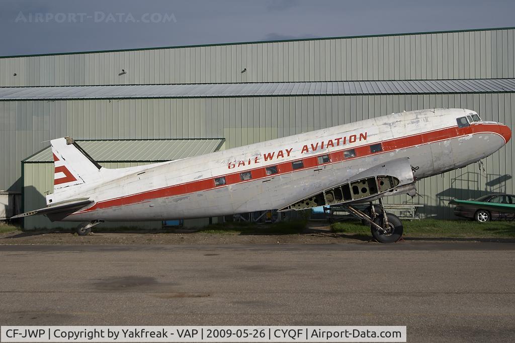CF-JWP, Douglas DC-3 C/N 9089 (42-32863), Gateway Airlines DC3