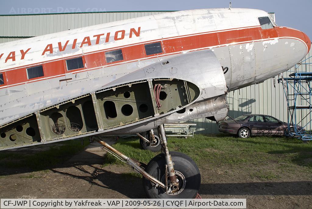CF-JWP, Douglas DC-3 C/N 9089 (42-32863), Gateway Airlines DC3
