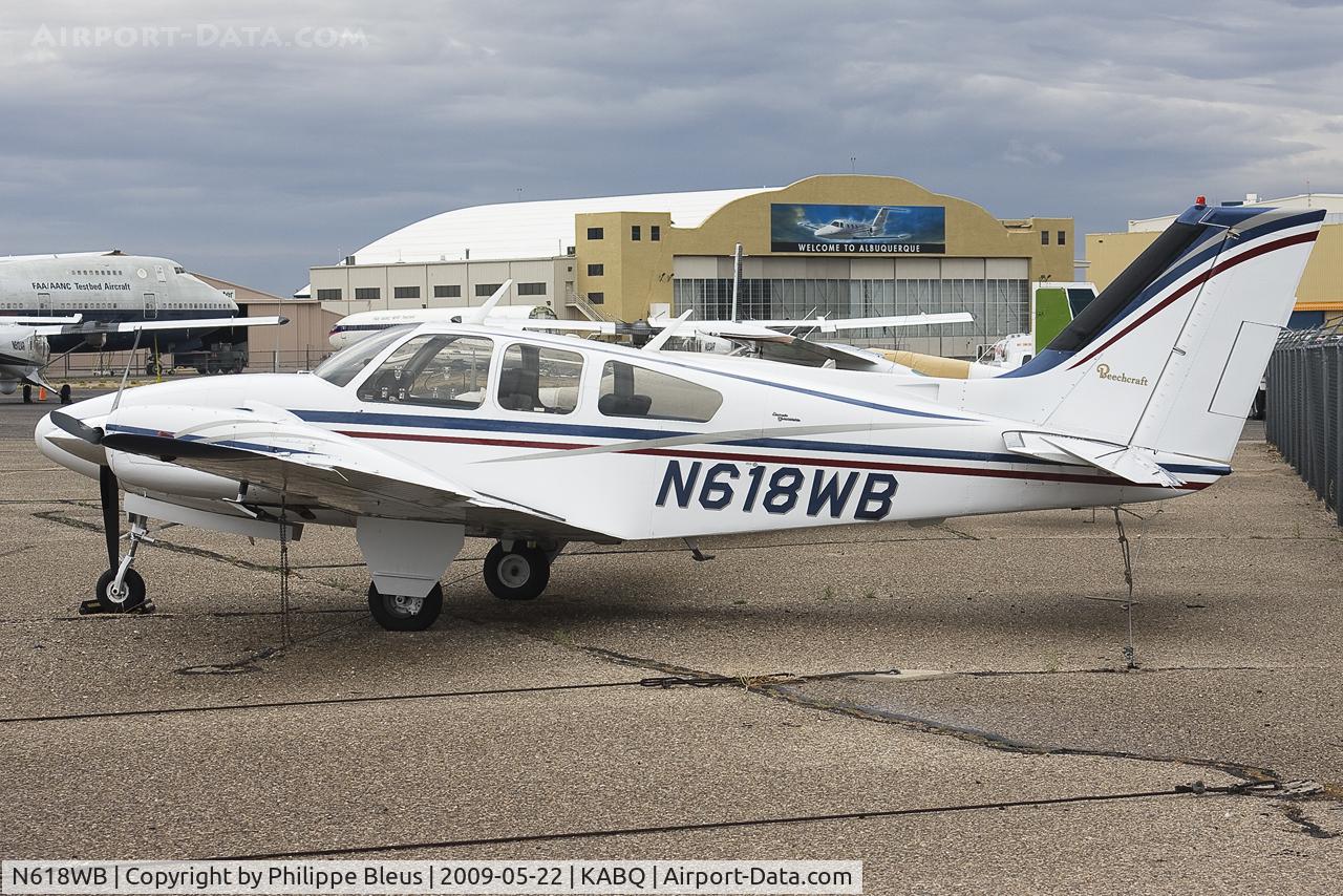 N618WB, 1968 Beech D55 Baron C/N TE-591, Look how little difference there is with N664AR. A Beech E-55, though