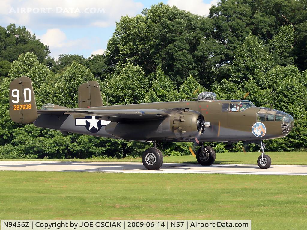 N9456Z, 1943 North American TB-25N Mitchell C/N 108-33214, Taking off at New Garden.