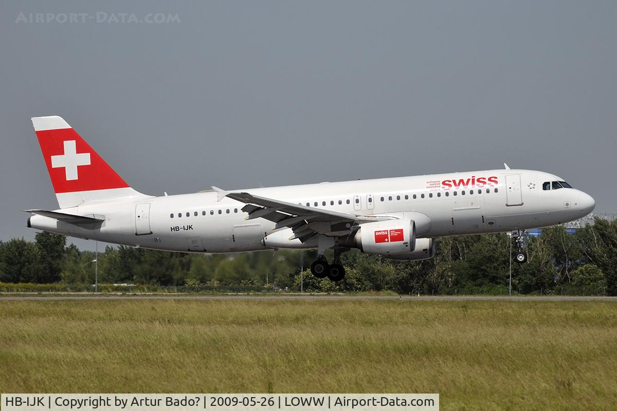 HB-IJK, 1996 Airbus A320-214 C/N 596, Swiss