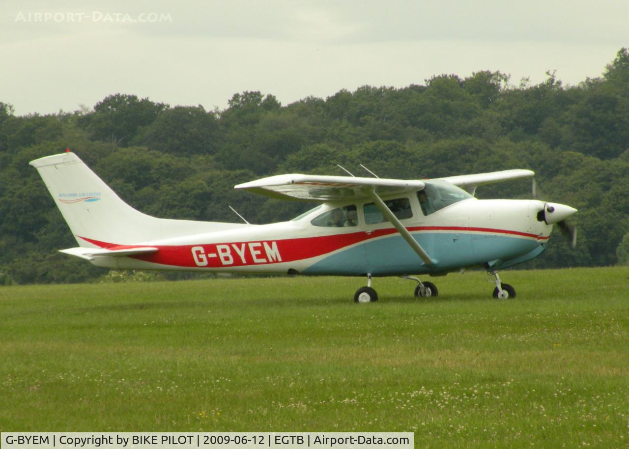 G-BYEM, 1979 Cessna R182 Skylane RG C/N R182-00822, AEROEXPO LONDON 2009