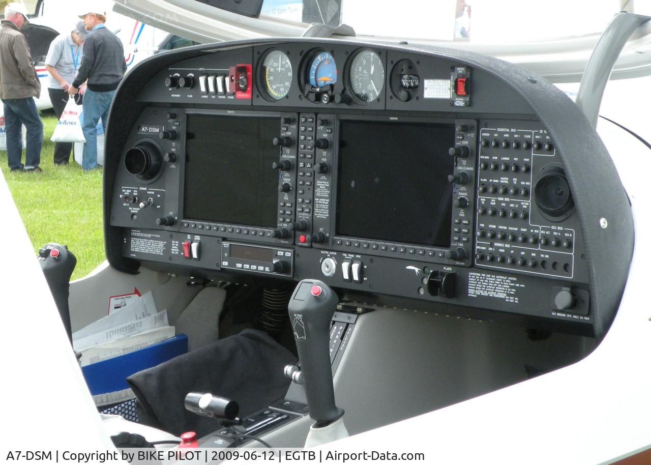 A7-DSM, 2006 Diamond DA-40D Diamond Star C/N D4.260, AEROEXPO LONDON 2009