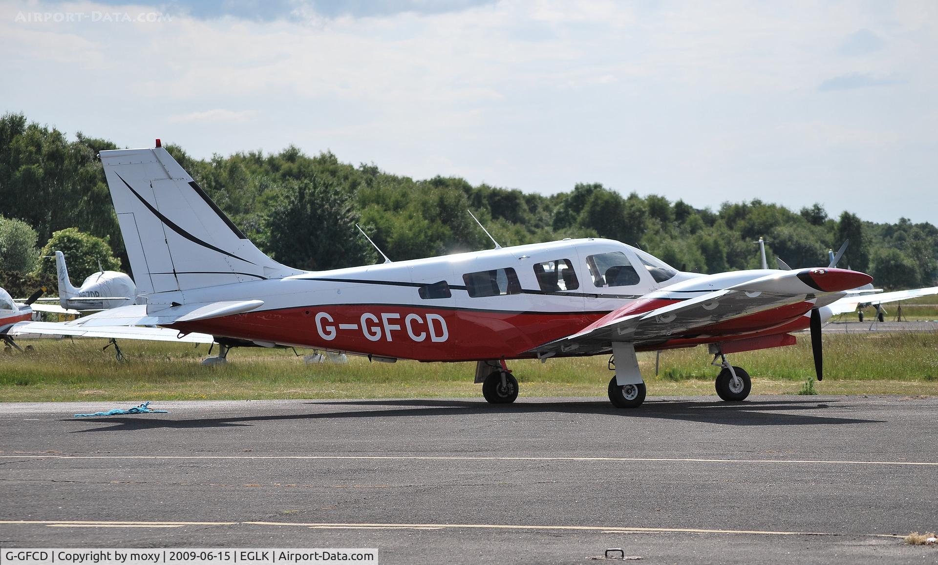 G-GFCD, 1981 Piper PA-34-220T Seneca III C/N 34-8133073, Piper PA-34-220T at  a warm Blackbushe