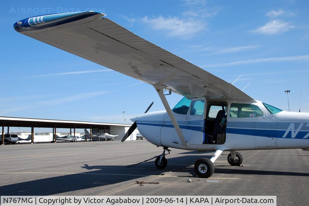 N767MG, 1977 Cessna 172N C/N 172-68575, At Centennial