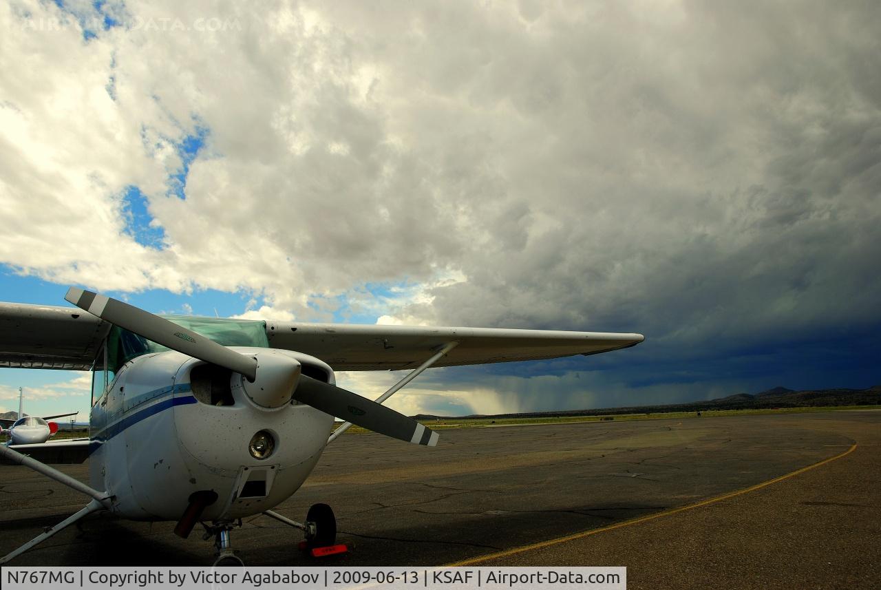 N767MG, 1977 Cessna 172N C/N 172-68575, At Santa Fe