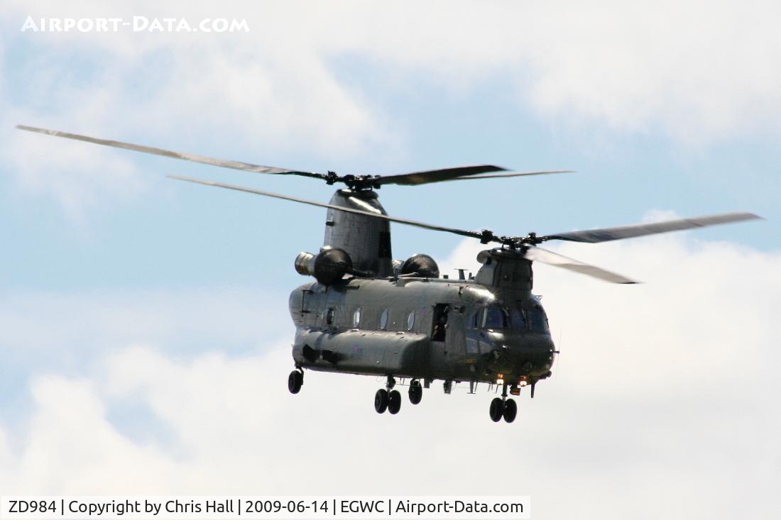 ZD984, Boeing Vertol Chinook HC.2 C/N M/A041/B-876/M7015, RAF Chinook display at the Cosford Air Show