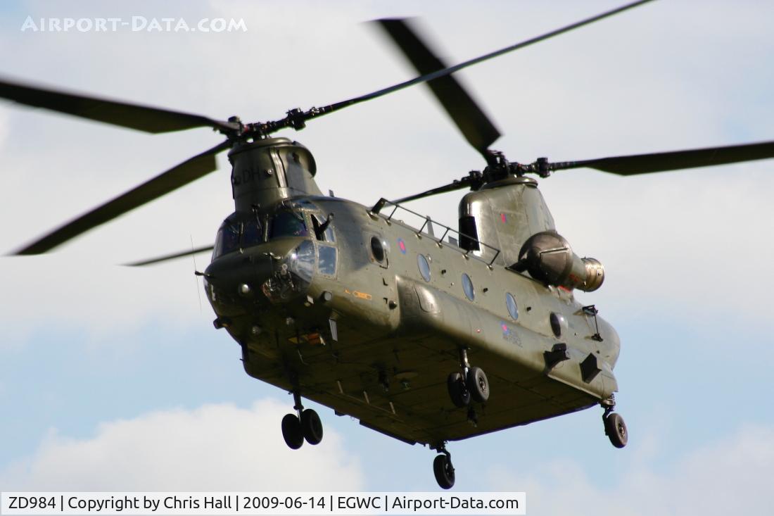 ZD984, Boeing Vertol Chinook HC.2 C/N M/A041/B-876/M7015, RAF Chinook display at the Cosford Air Show