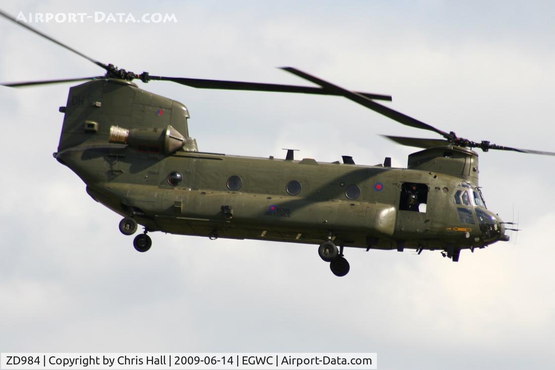 ZD984, Boeing Vertol Chinook HC.2 C/N M/A041/B-876/M7015, RAF Chinook display at the Cosford Air Show
