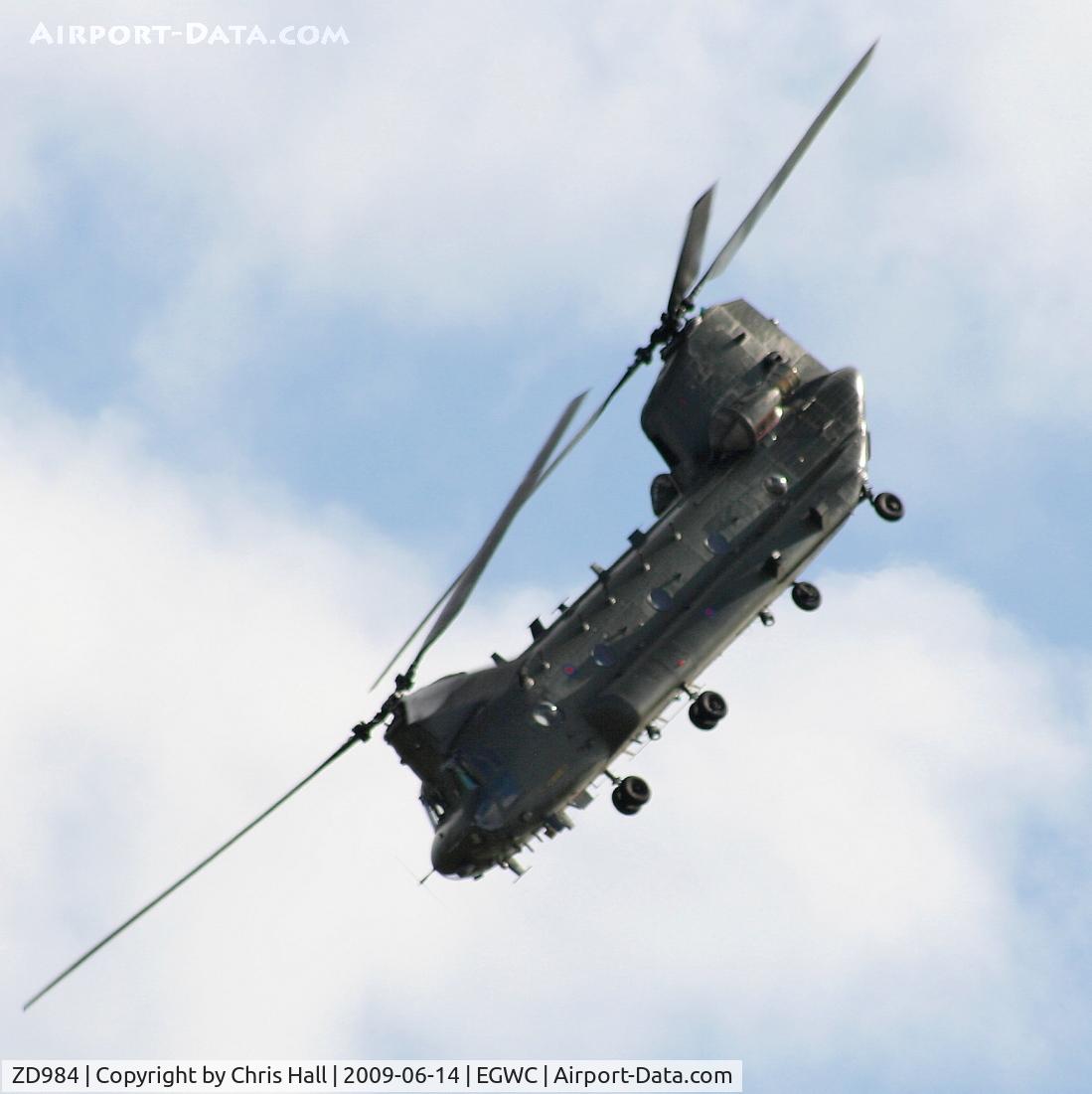 ZD984, Boeing Vertol Chinook HC.2 C/N M/A041/B-876/M7015, RAF Chinook display at the Cosford Air Show